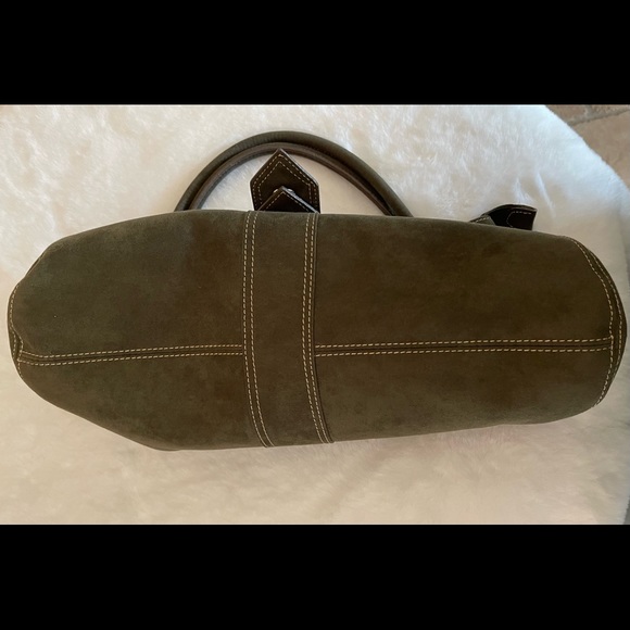Cute Sage Green Mid Size Faux Suede Purse. - Picture 4 of 7